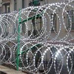 CBT 65 Concertina razor barbed wire / barbedwire mesh fencing for sale